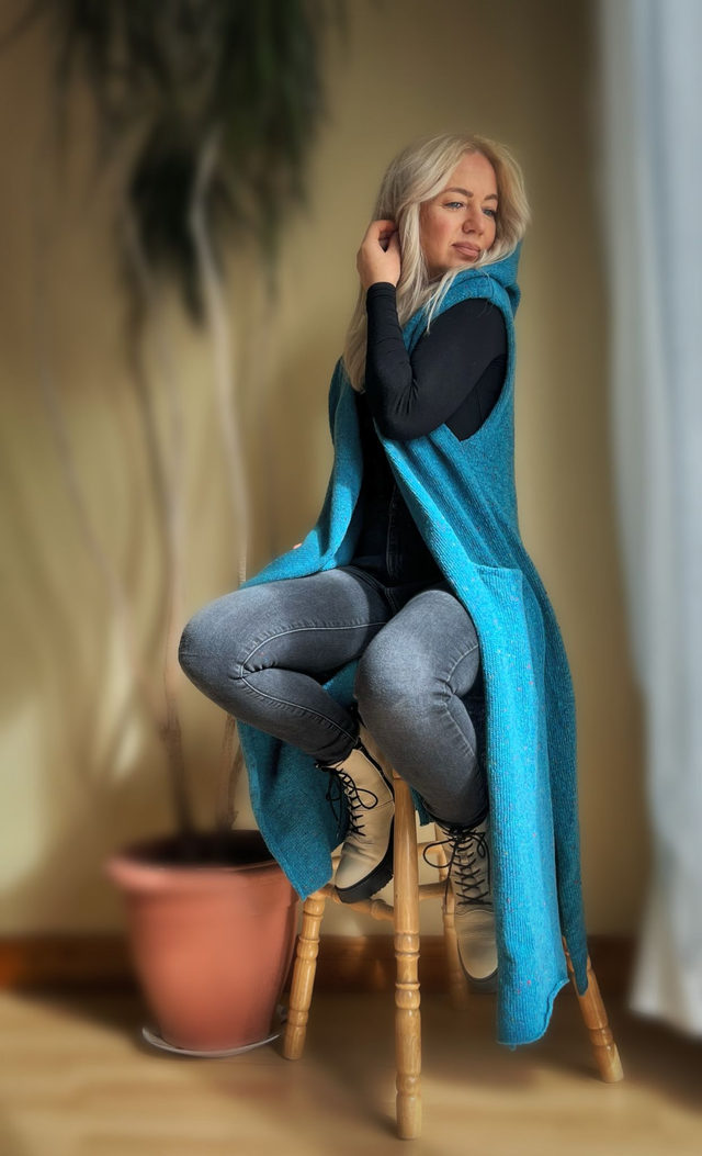 Hooded sleeveless Cardigan