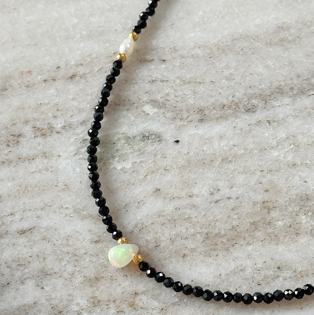 Delicate STELLA Schwarzer Turmalin und Opal