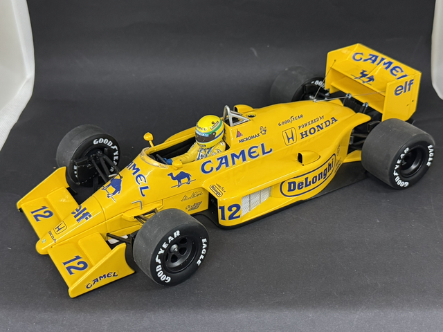 Lotus Honda 99T A. Sennaq mit Camel Minichaqmps 1:18 Formel 1