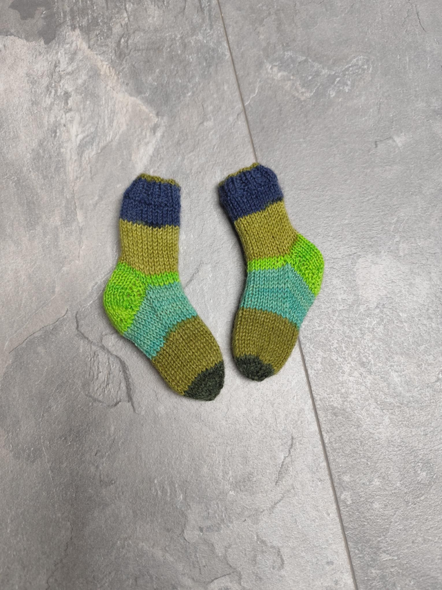 Handgestrickte Socken Größe 50/56