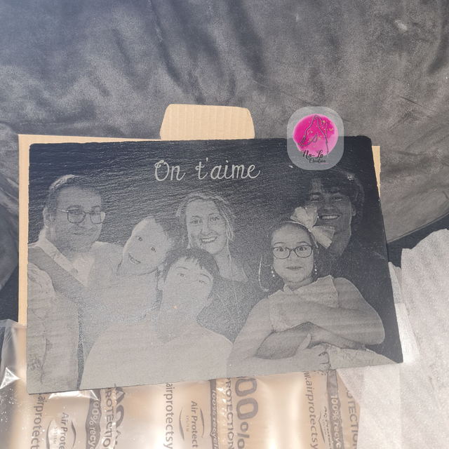 Une ardoise gravée : cadeau personnalisé