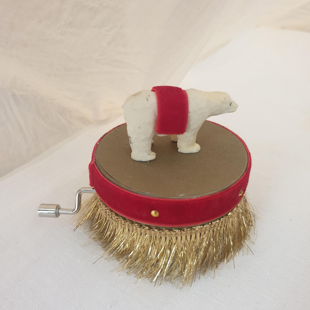 Au cirque- boîte à musique à manivelle -pièce unique 