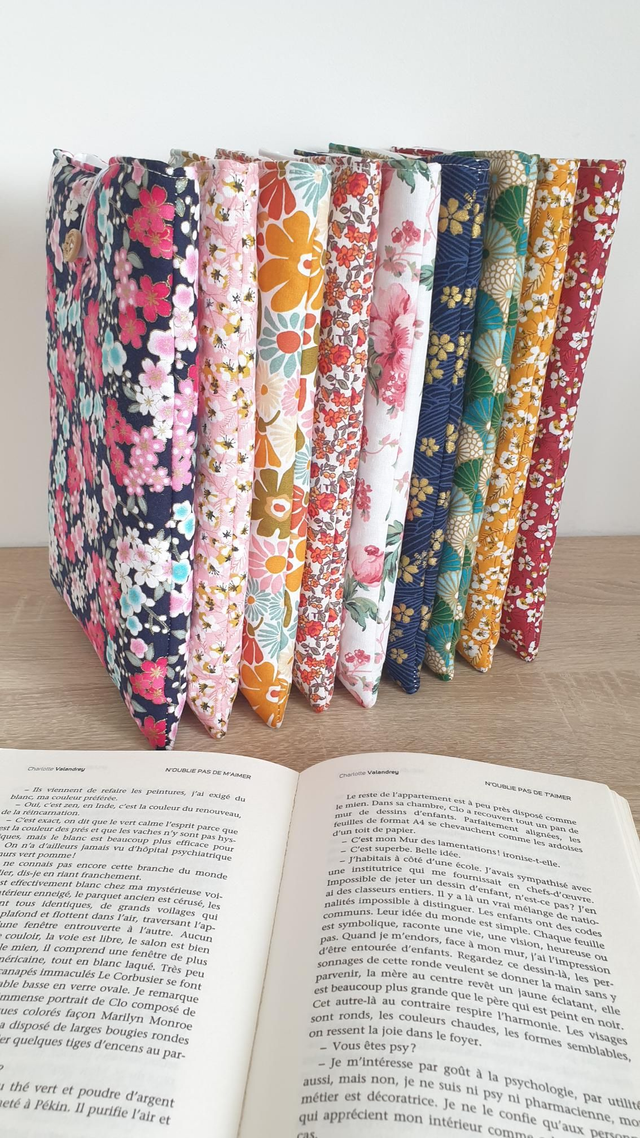 Pochette à livre POCHE ou BROCHE FLEURI ROSE