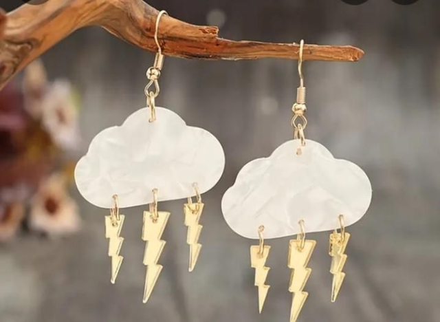 Ukon pilvi / Thunder cloud earrings