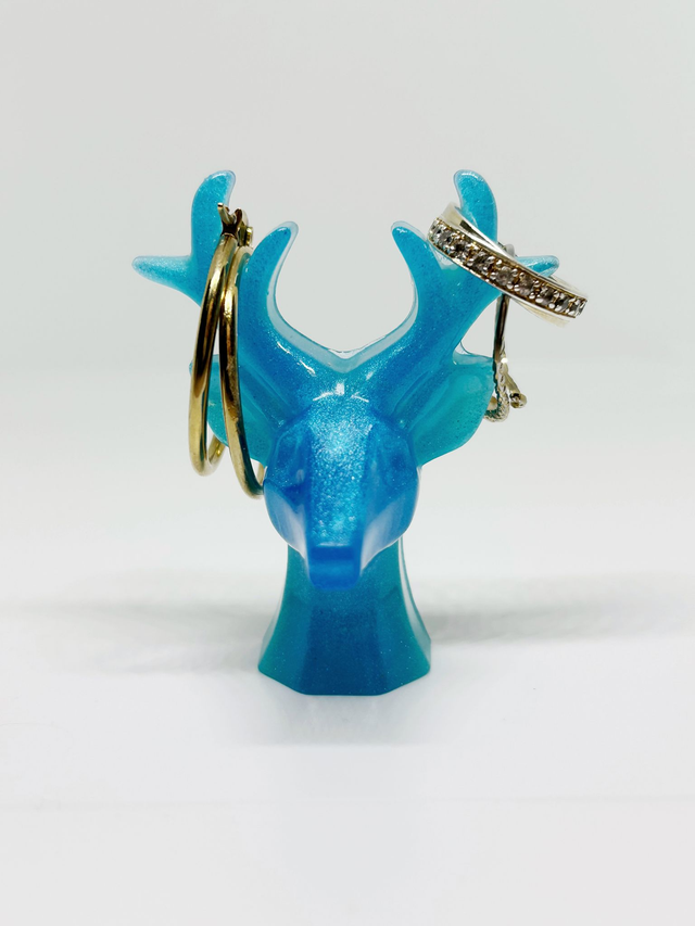 Tête de cerf porte-bijoux