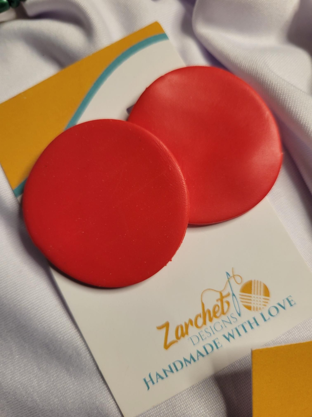 Polymer clay stud earrings (red)