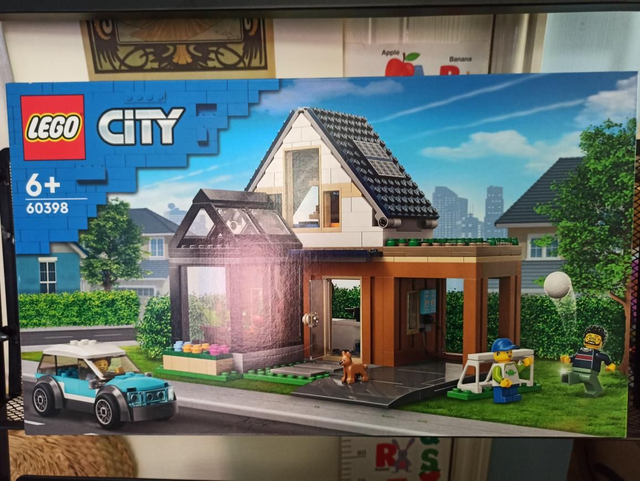 60398 Family House and Electric Car 5702017462363