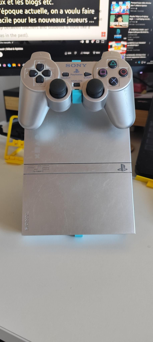 Support d&#039;exposition vertical PS2 turquoise slim junk ♻️