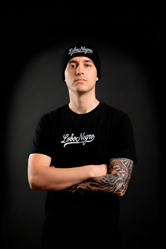 Lobo Negro "the look" de Ambkor