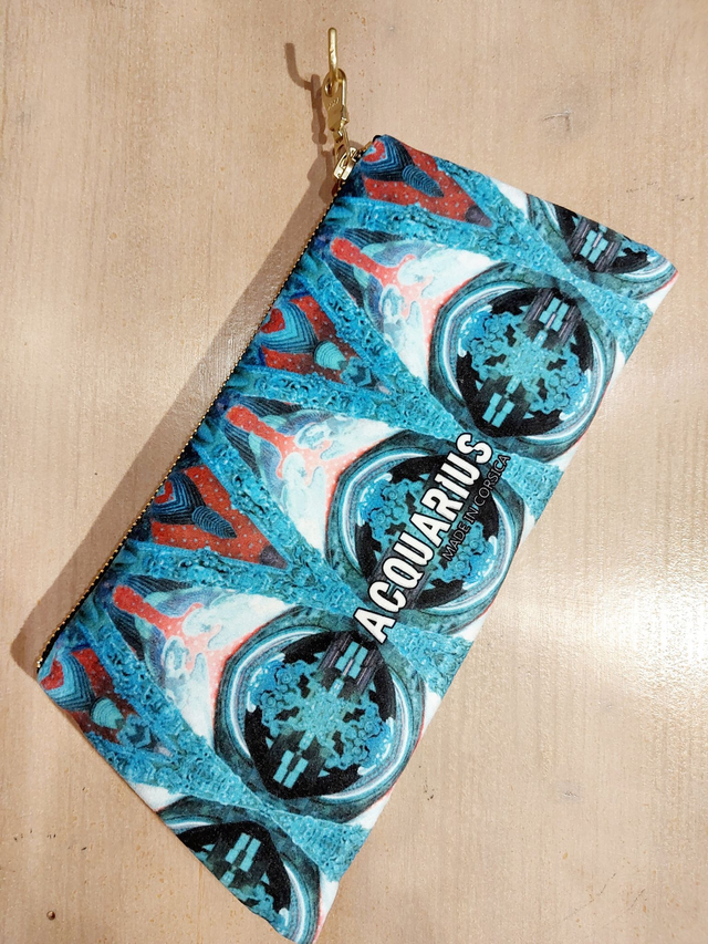 Valencia. Trousse en velours.