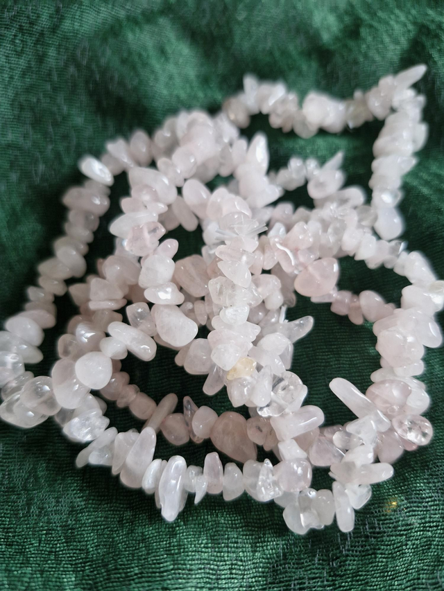 Rose quartz chip bracelet