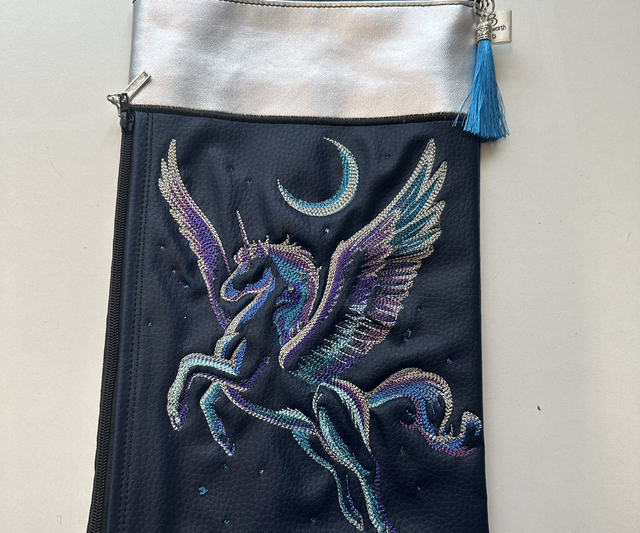 Bag - Large 2 Zips - Pegasus