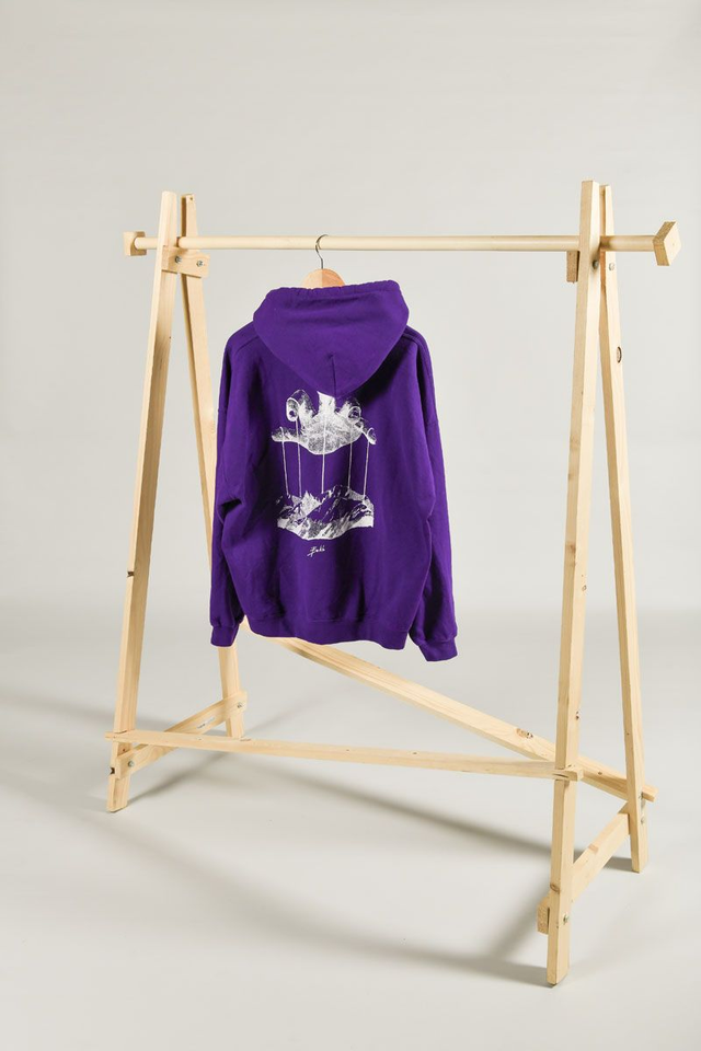 Sweat violet à capuche Guildan seconde main sérigraphié – Œuvre montagne pantin