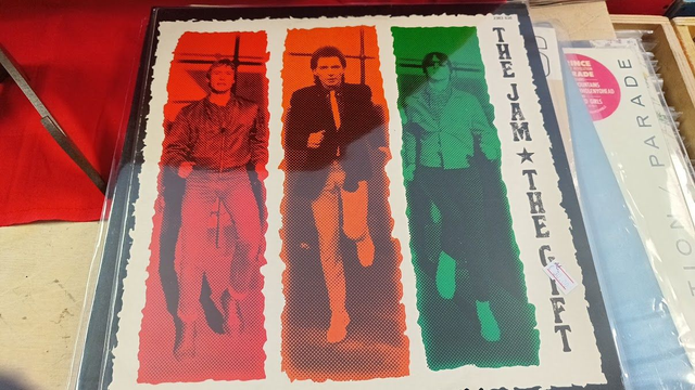 The Jam – The Gift