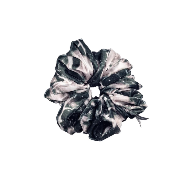 Big Scrunchie "L&amp;T" 