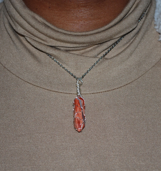 Colliers en jaspe rouge 
