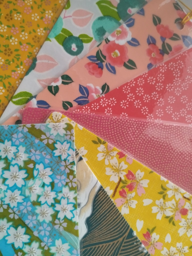 Marque-page en papier japonais – Élégance, couleur et poésie