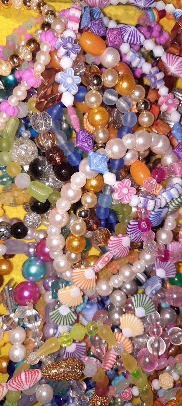 armbandje met kralen (verschillende kleuren verkrijgbaar)