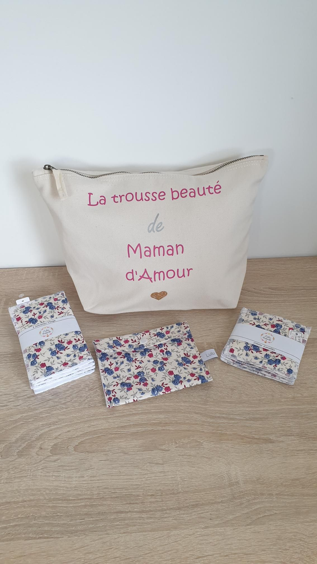 Trousse beauté + 4 cotons + 4 serviettes visage + pochette imperméable roses bleu rouge