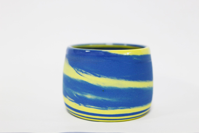 Tasse Porcelaine mêlée bleu et jaune 