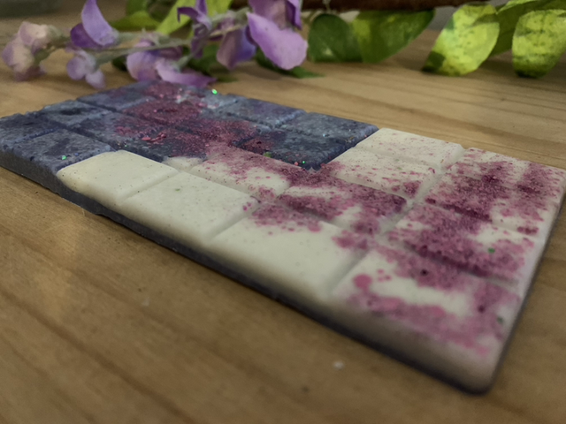 Plum and Rhubarb soy wax snap bar