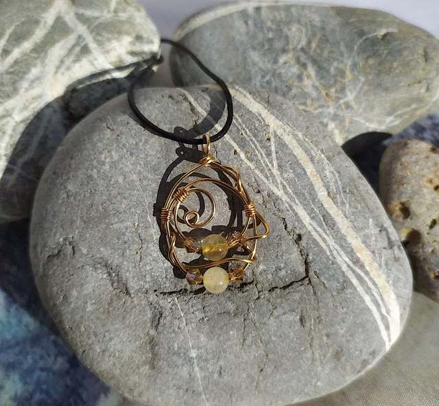 Pendentif 'cercle d'or'