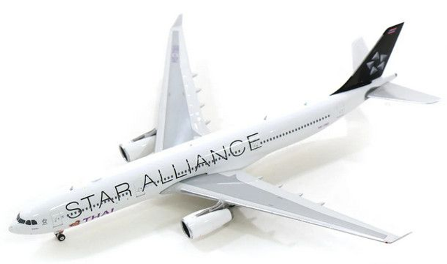1/400 Airbus A330-300 Thai Star Alliance HS-TBD