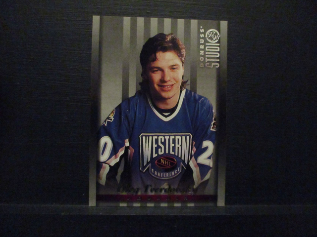 Oleg Tverdovsky - NFL 1997 Donruss Studio Ice Hockey Original Trading Card #38
