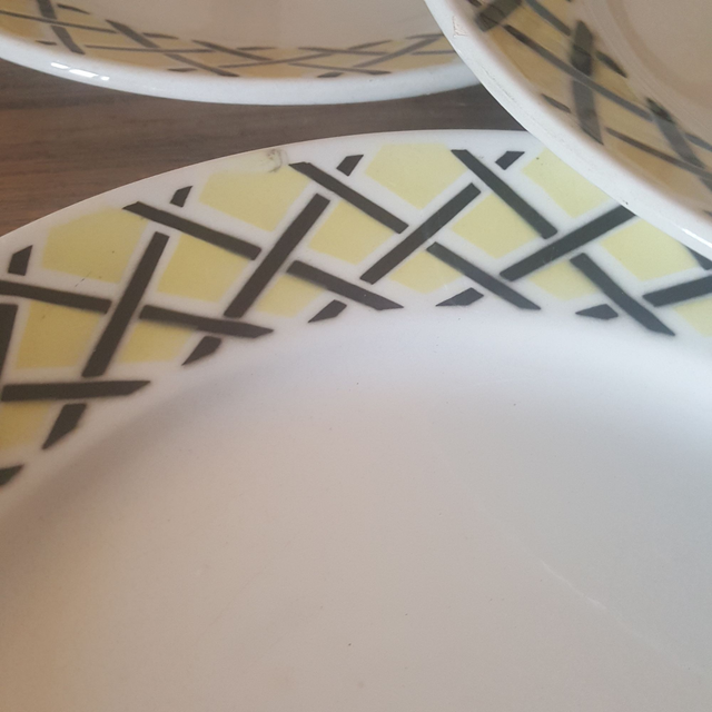 X Assiettes plates Badonviller vintage, motifs jaune et noir