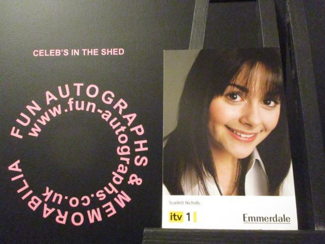 Kelsey Beth Crossley (Scarlett Nicholls) Original Emmerdale Yellow &amp; Black Itv1 Logo Cast Card