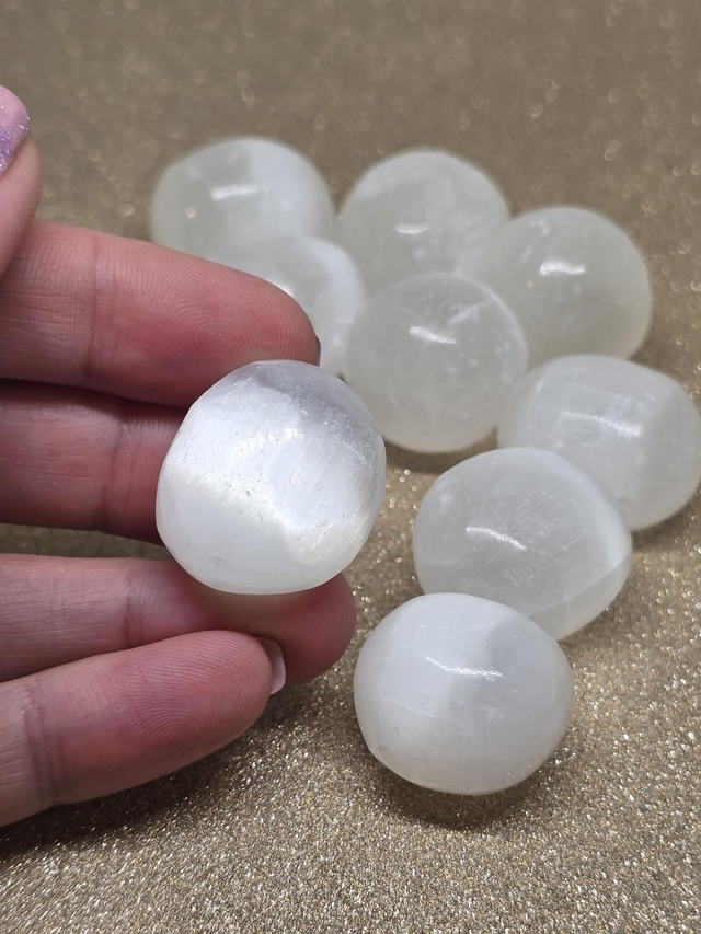 Sélénite forme boule 
