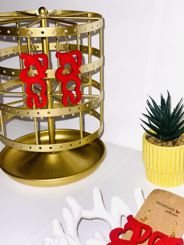 Houten Oorbellen “Locks” – Handgemaakte Statement Oorbellen met Tekst | Lichtgewicht Sieraden