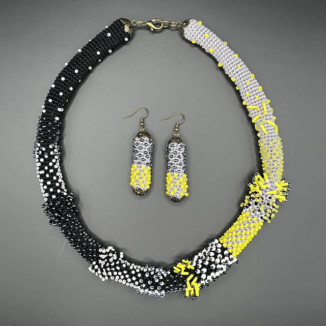 Collier et boucles d’oreilles Crochète et Perlée 