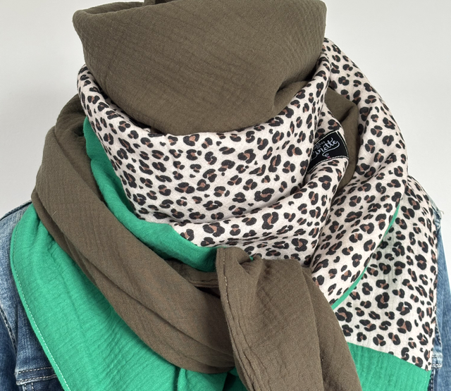 Foulard triangle — Kaki &amp; Vert Brésil Léopard beige