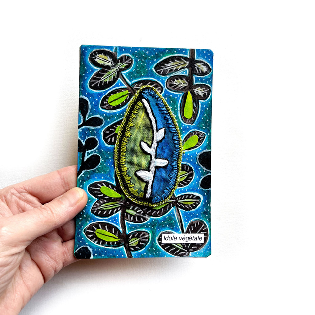 Illustration peinte et brodée à motif végétal