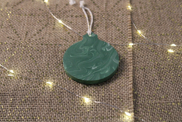 Les suspensions boule marbré (personnalisable sur demande)