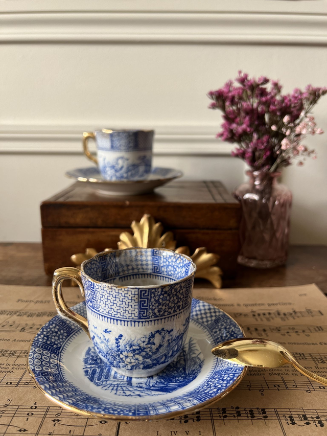 DENTELLES - Tasse et sous-tasse à espresso de la manufacture Royale de Lunéville - Terre de Fer