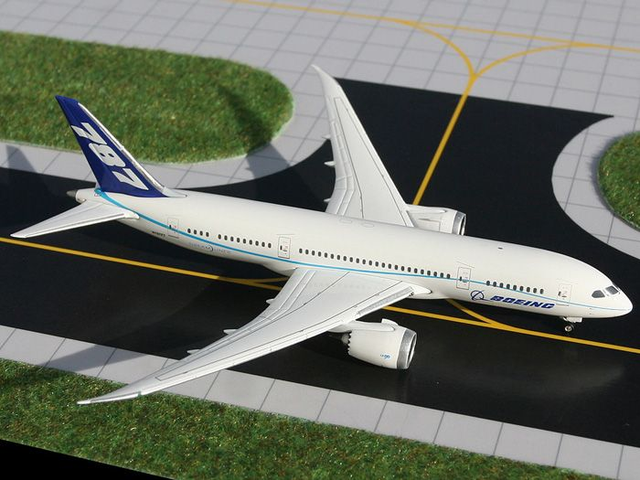 Boeing 787-8 Boeing Werksbemalung