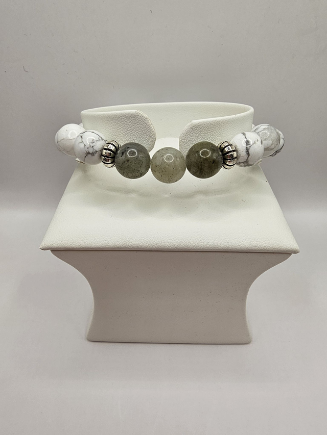 Mens Howlite &amp; Grey Labradorite Bracelet.