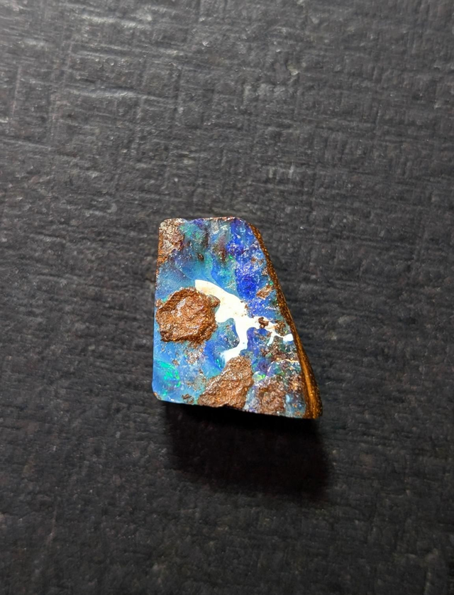 Opale boulder 51,95 carats 