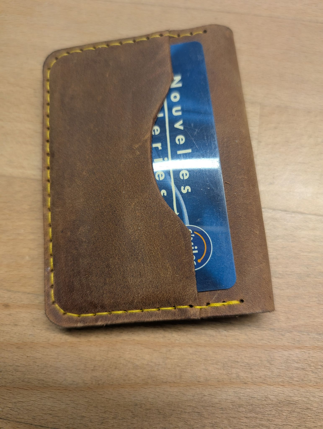 Porte carte 4 emplacements.  (1)