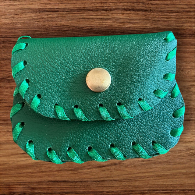 Pochette à chapelet en cuir vert