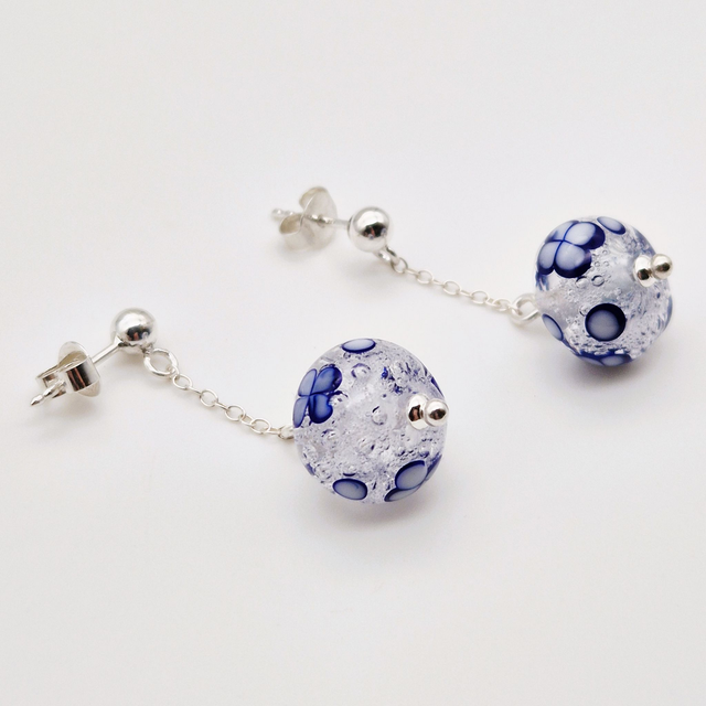 Boucles d&#039;oreilles Perles fleuries bleues