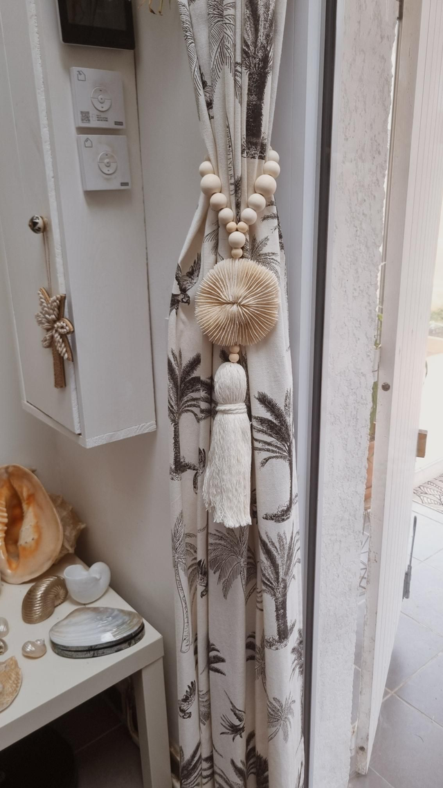 Embrasse corail - pompon beige