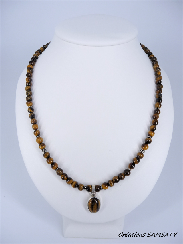 Collier œil de tigre avec son médaillon