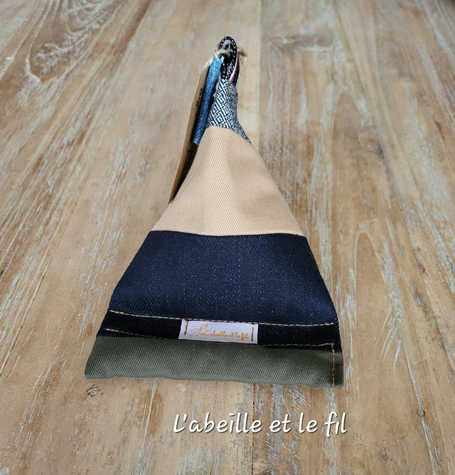 Support de téléphone en jean upcyclé- selvedge
