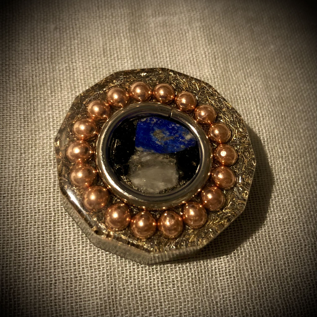 Pocket Orgonite with Clear Quartz, Lapis Lazuli and Black Tourmaline (12 sided)