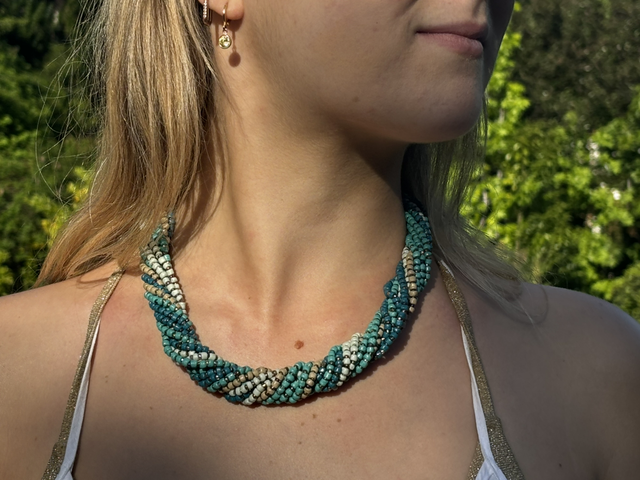 Collar mostacilla doble agua