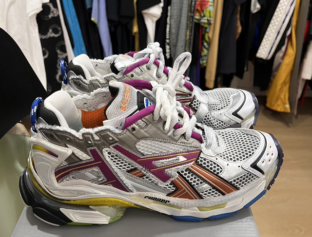 Balenciaga runner size 42 NEW