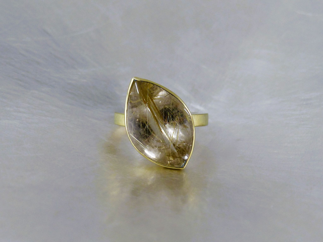 Ring mit Rutilquarz navette